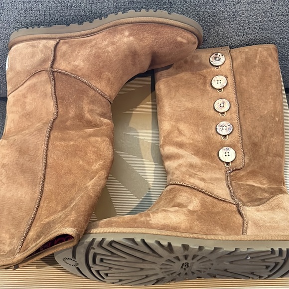 UGG Lo Pro cognac suede button boots size 8 - Picture 3 of 11
